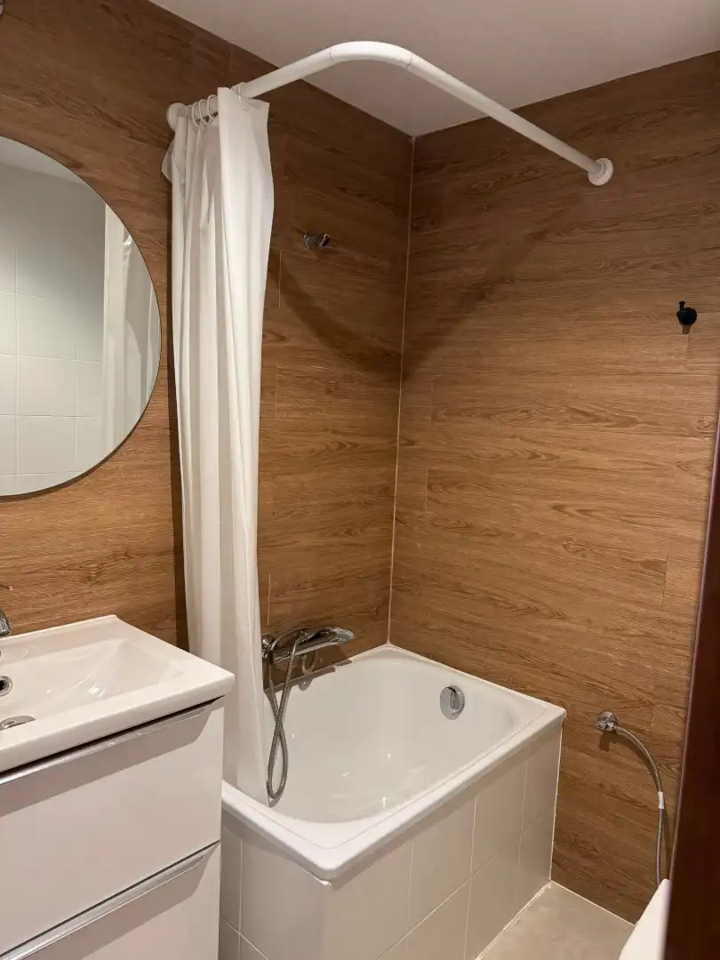 Bathroom of Flat for rent in Pinilla