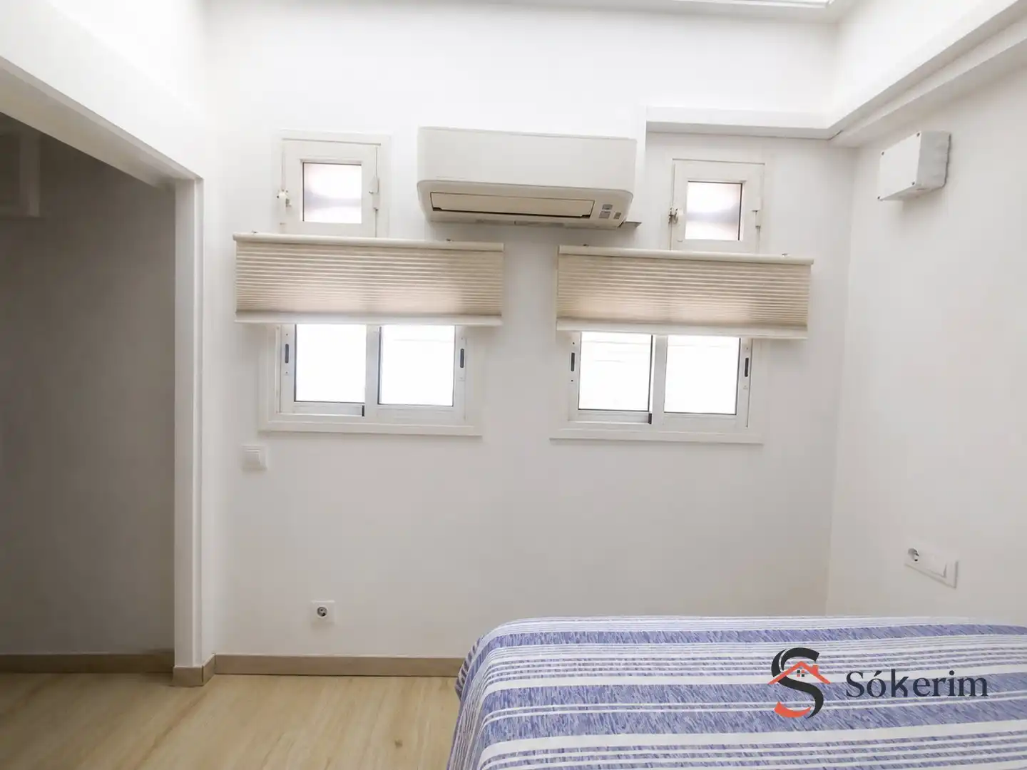 Dormitori de Casa o xalet en venda en Barcelona amb Aire condicionat, Calefacció i Terrassa