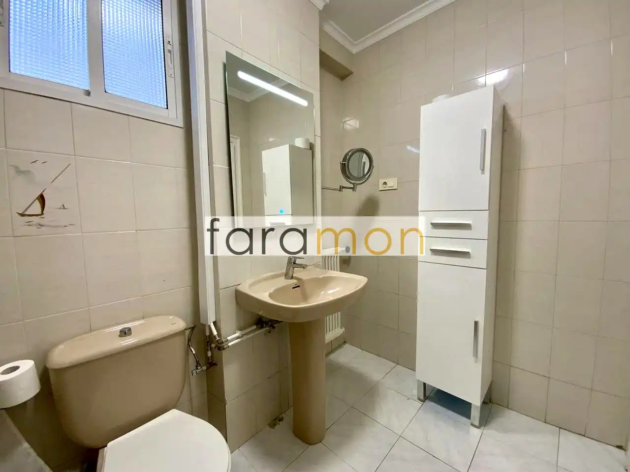 Baño de Piso en venta en Vigo  con Calefacción y Trastero