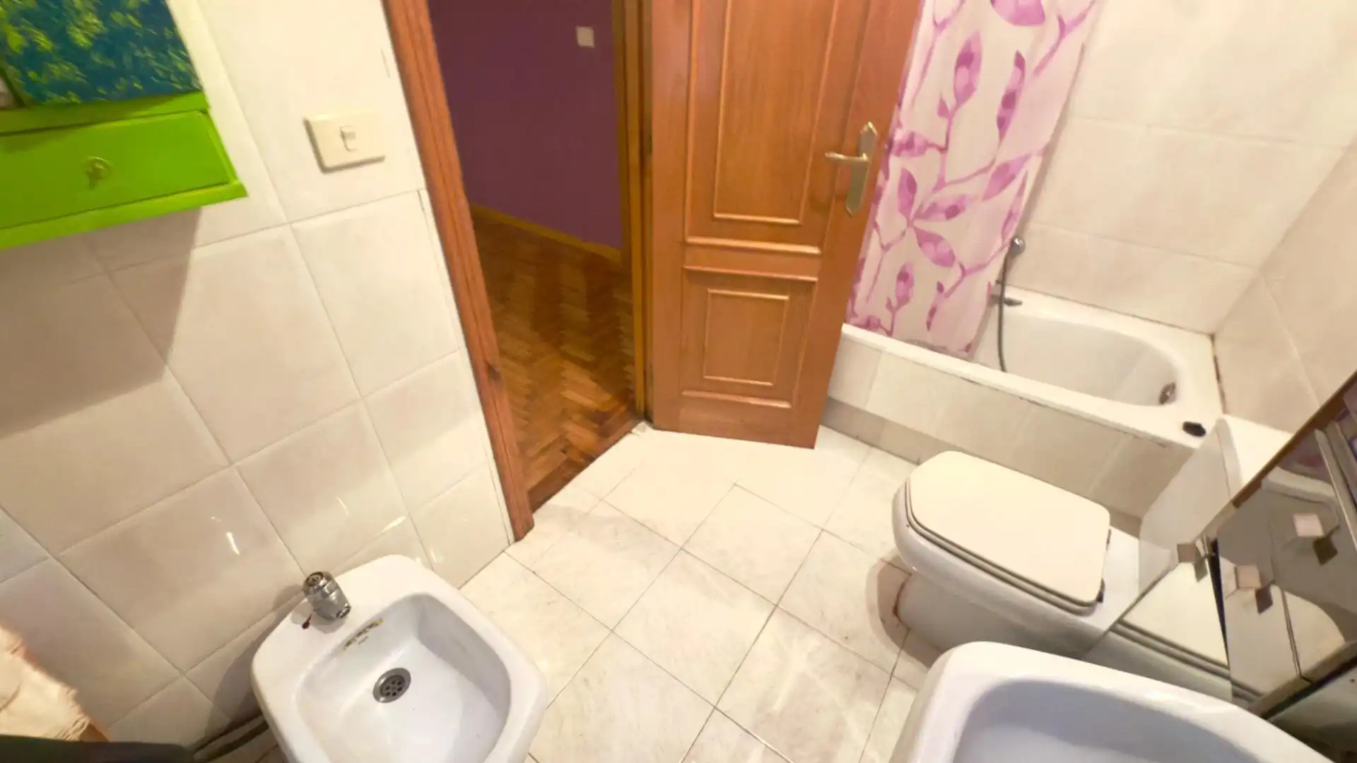 Badezimmer von Wohnung zum Verkauf in Xinzo de Limia mit Parkett, Terrasse und Balkon