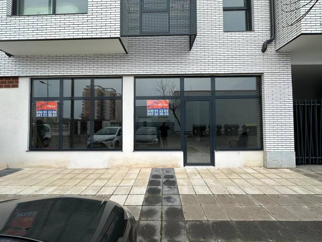 Local comercial en Alquiler en Rafael Alberti en Santo Domingo - La Estación