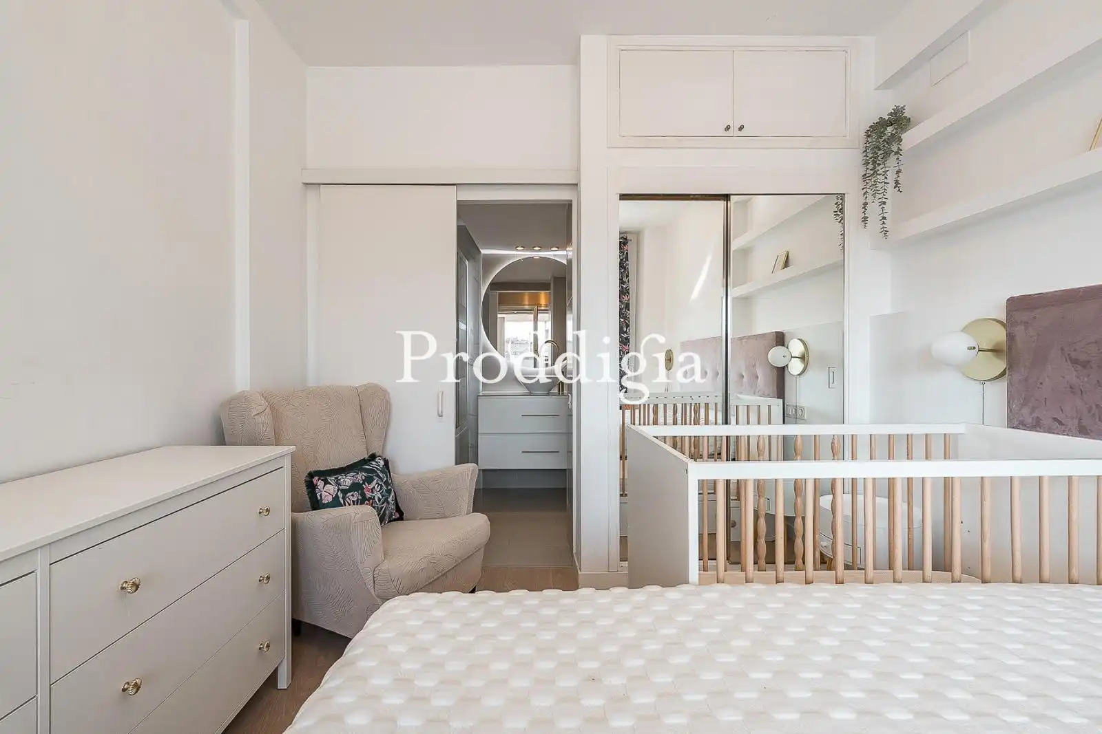 Bedroom of Attic for sale in Barcelona  with Air Conditioner, Heating and Terrace