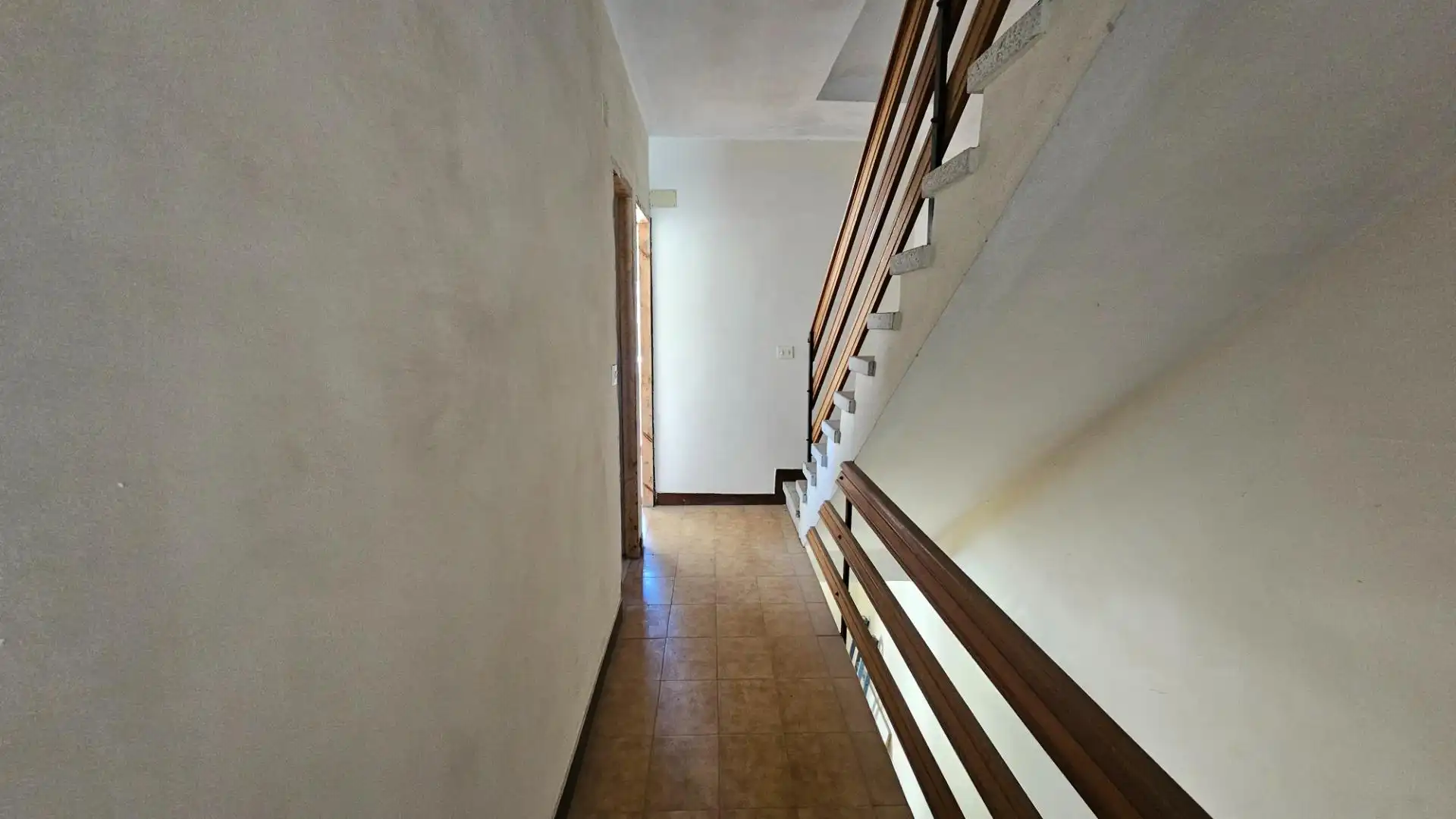 Buildings for sale in Cee