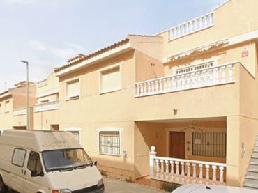 Ground floor with pool for sale in Calle Virgen del Rosario 17A