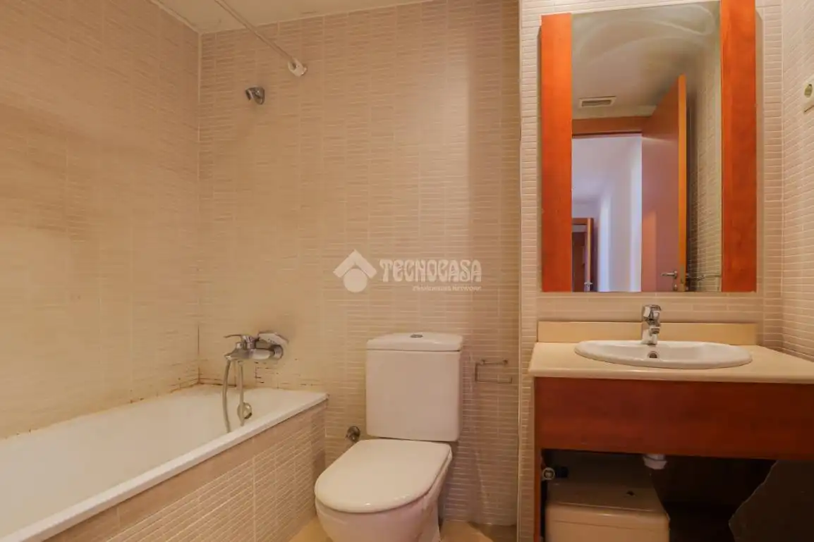 Baño de Piso en venta en Montcada i Reixac con Aire acondicionado y Balcón