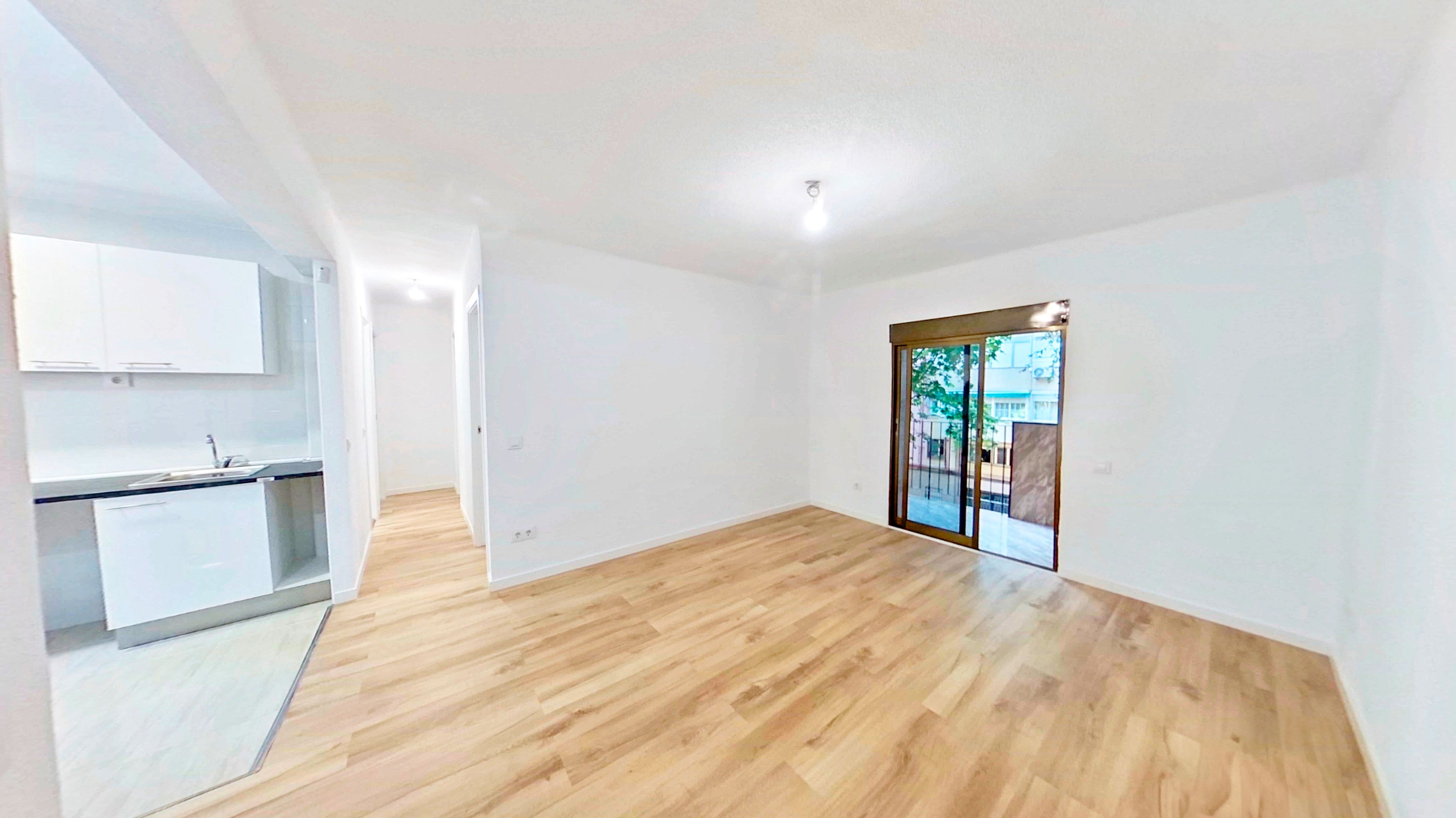Dormitori de Apartament de lloguer en  Madrid Capital amb Terrassa, Forn i Es permeten mascotes