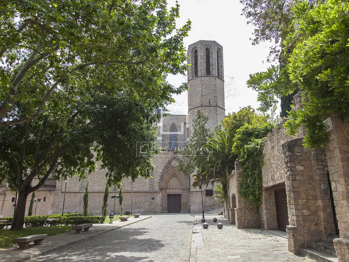 Vista exterior de Casa o xalet en venda en Barcelona amb Aire condicionat, Calefacció i Jardí privat