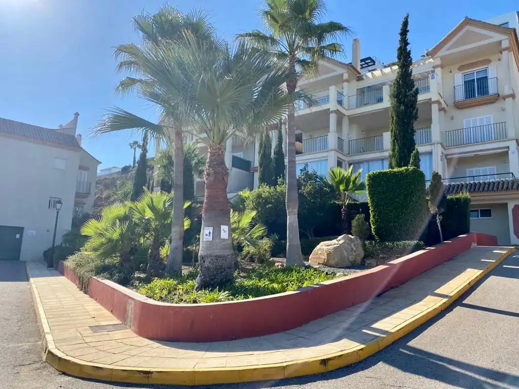 Apartament amb piscina en venda a Manilva Pueblo