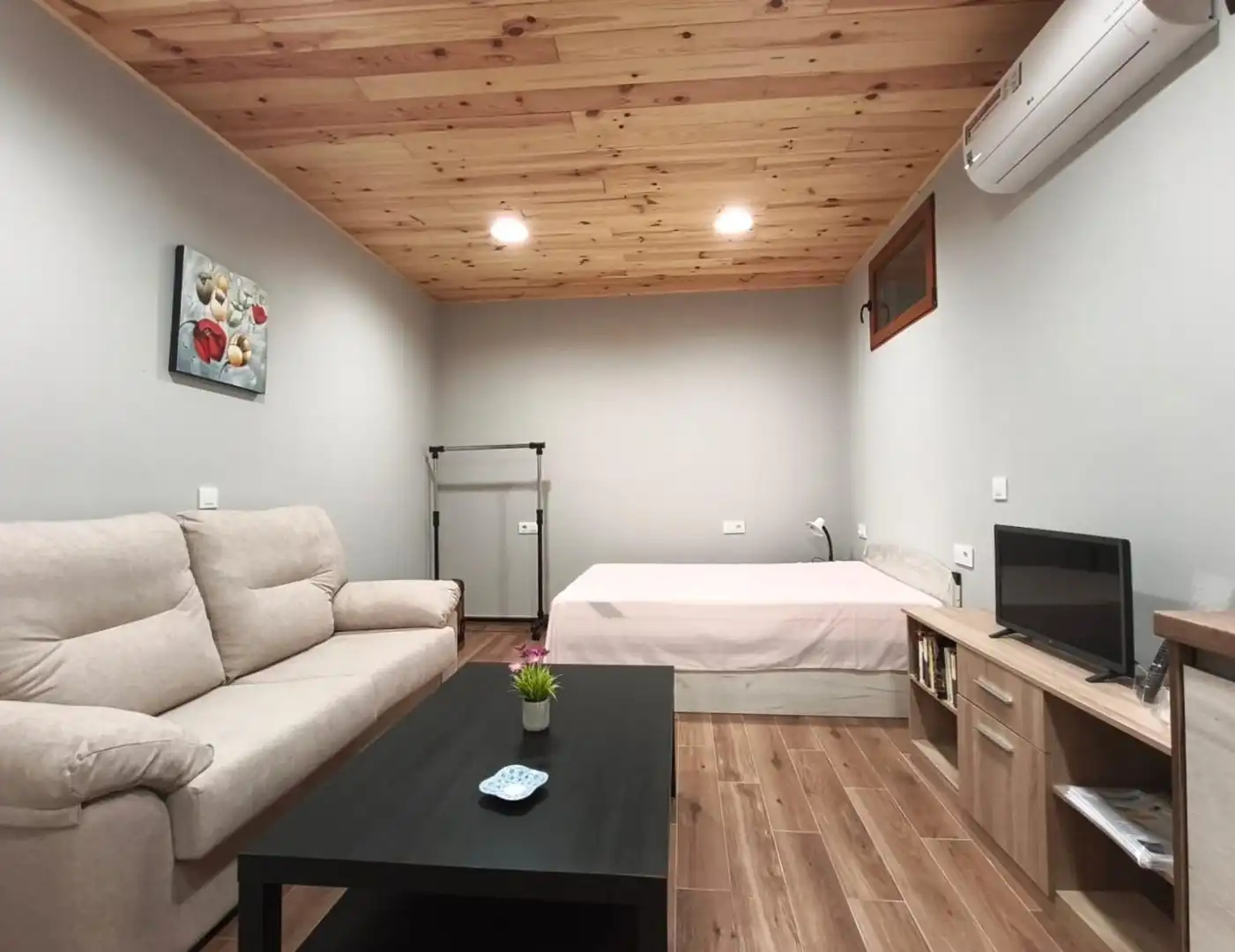 Dormitori de Apartament en venda en Hervás amb Aire condicionat i Moblat