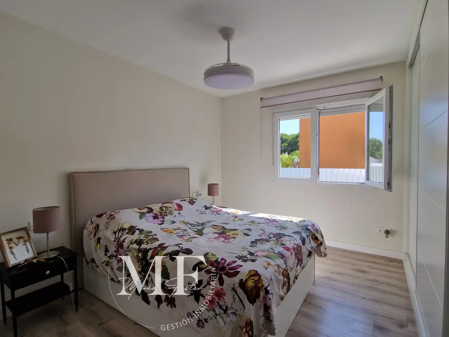 Schlafzimmer von Haus oder Chalet zum Verkauf in Mutxamel mit Klimaanlage, Heizung und Privatgarten
