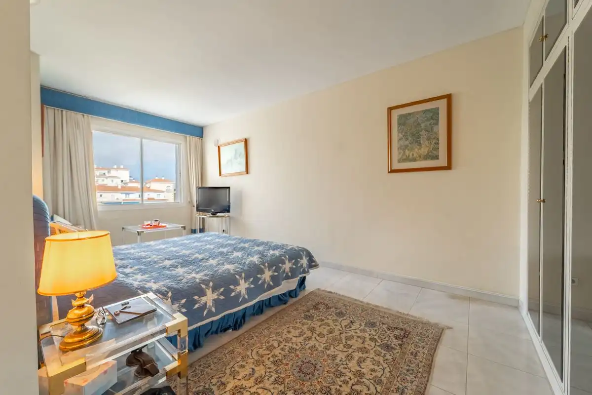 Bedroom of Flat for sale in Marbella  with Air Conditioner, Heating and Private garden