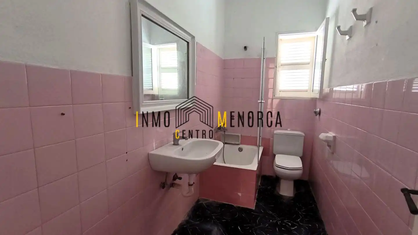 Bany de Pis en venda en Ciutadella de Menorca amb Terrassa