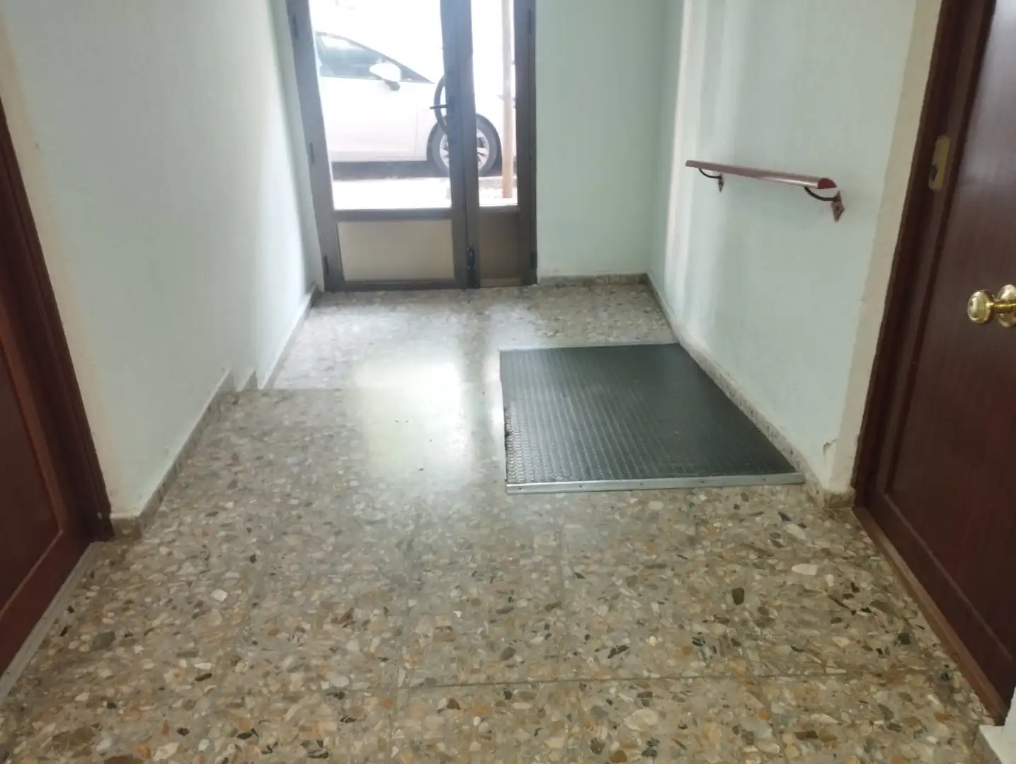 Wohnung zum Verkauf in Zaragoza mit Heizung, Terrasse und Möbliert