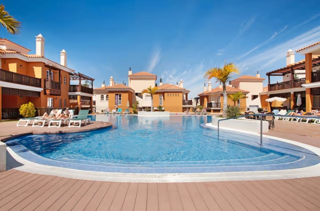 Piscina de Apartament en venda en Mogán amb Aire condicionat, Terrassa i Traster