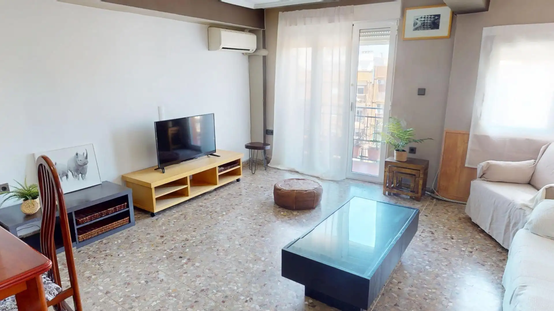 Sala d'estar de Pis de lloguer en Valencia amb Aire condicionat, Calefacció i Balcó