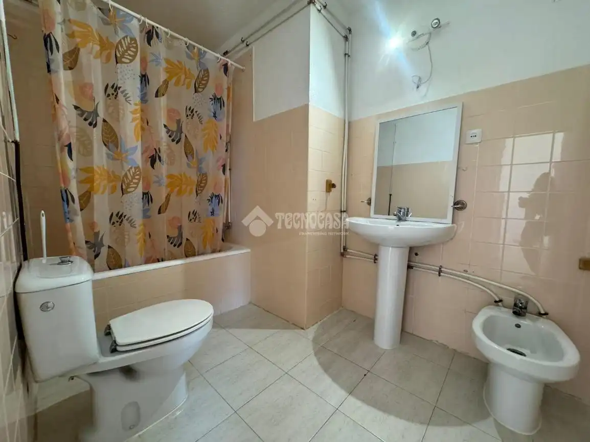Baño de Piso en venta en Madrid con Terraza y Balcón