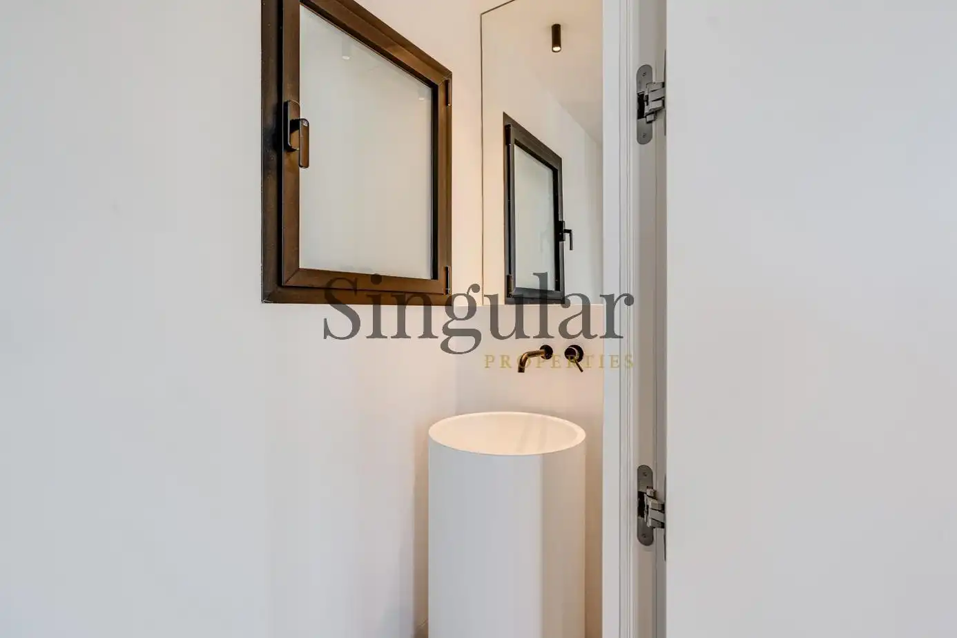 Bathroom of Flat for rent in Barcelona  with Heating, Private garden and Terrace
