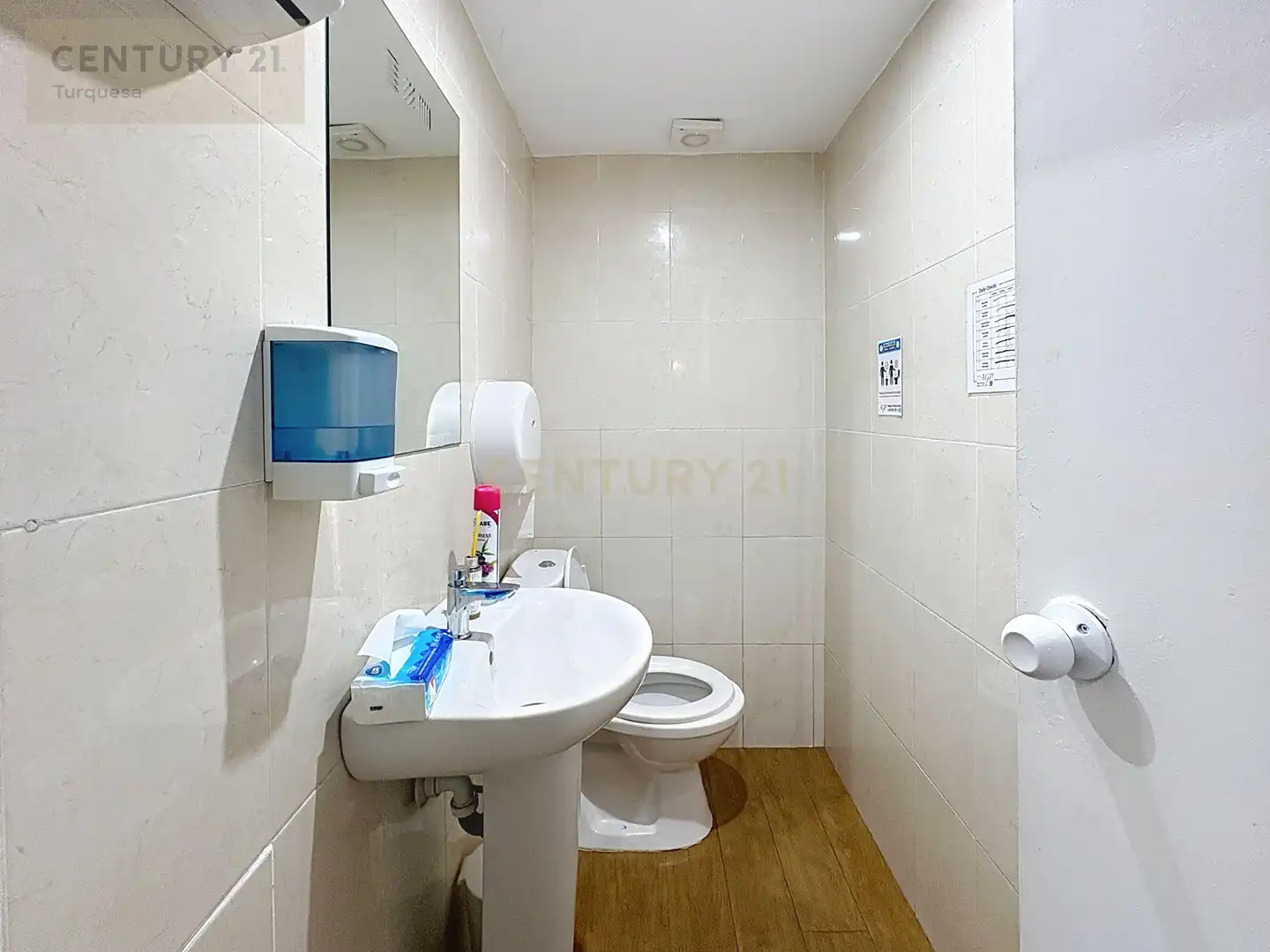 Bathroom of Commercial properties for transfer in Benalmádena  with Air Conditioner