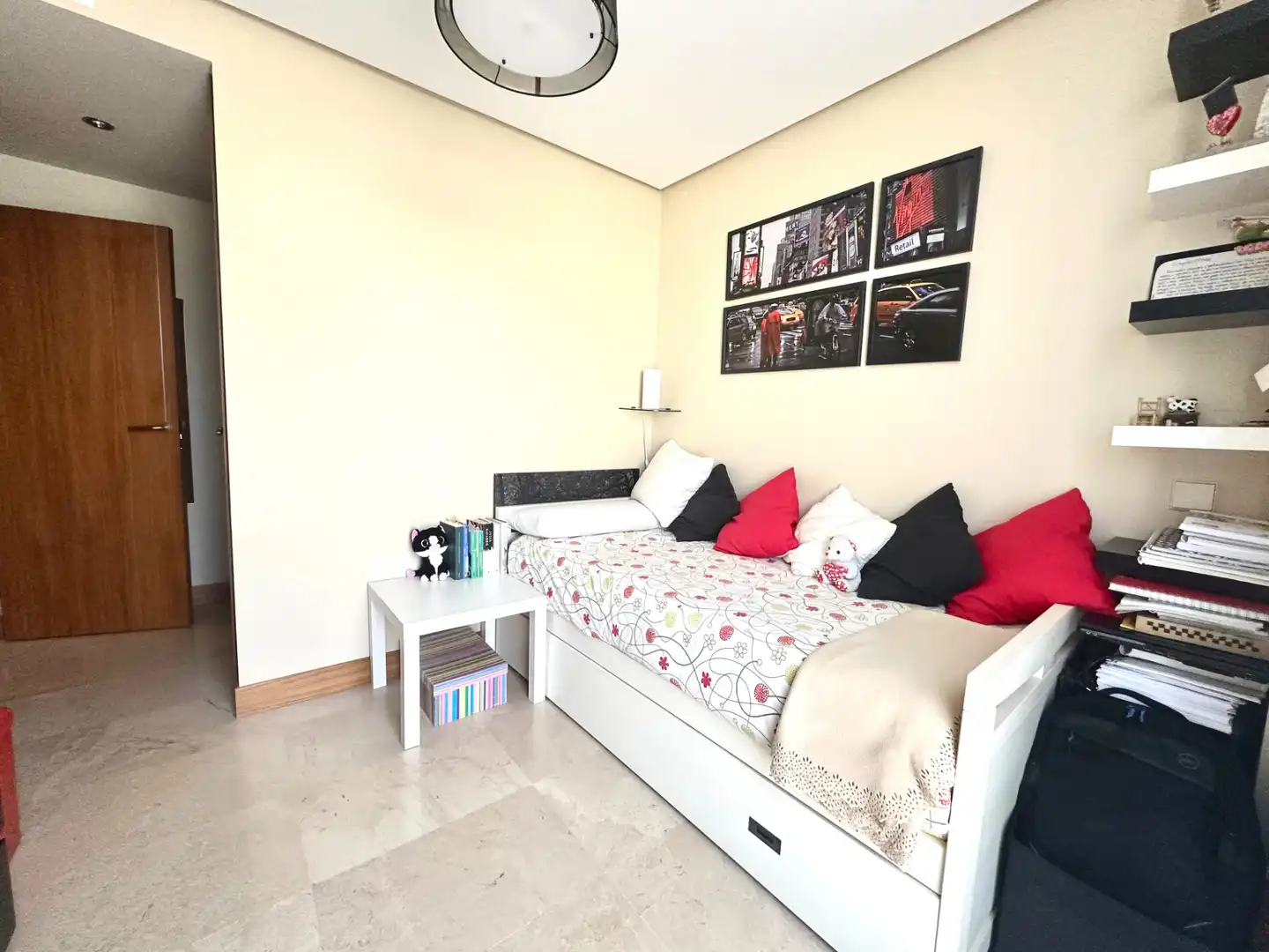 Bedroom of Flat for sale in Madrid  with Air Conditioner, Heating and Storage room