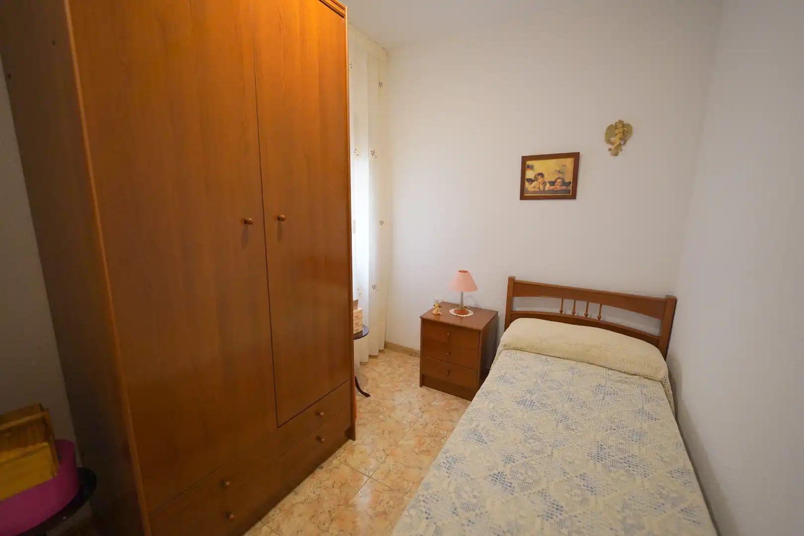 Schlafzimmer von Wohnung zum Verkauf in Barcelona mit Ofen und Balkon
