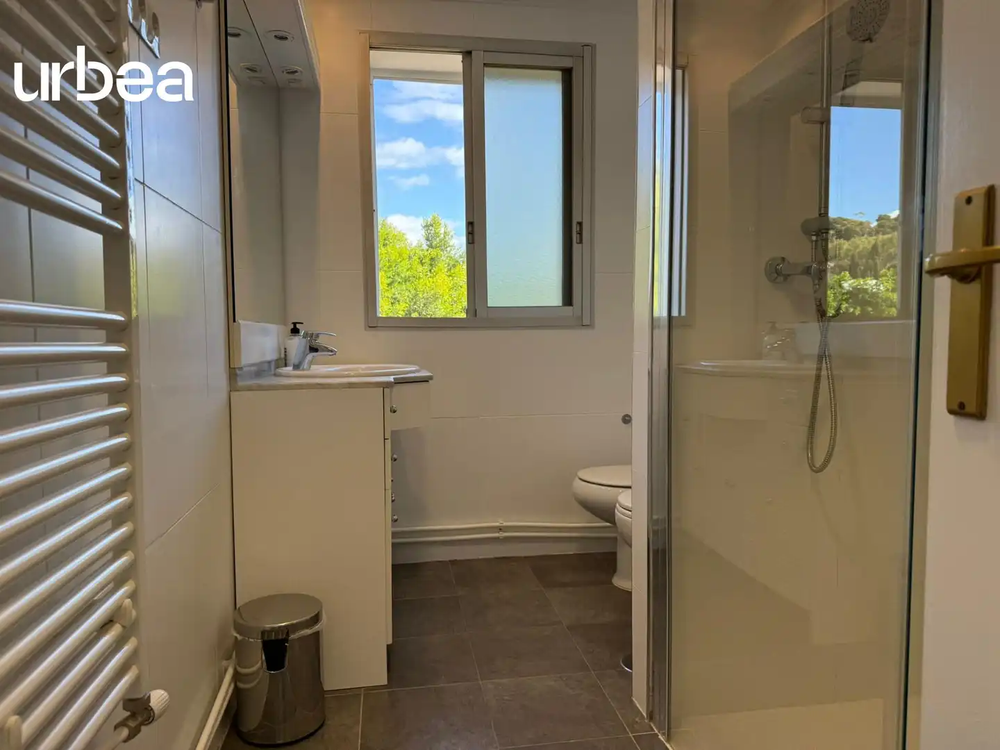 Bathroom of Flat for sale in Málaga  with Air Conditioner, Heating and Private garden