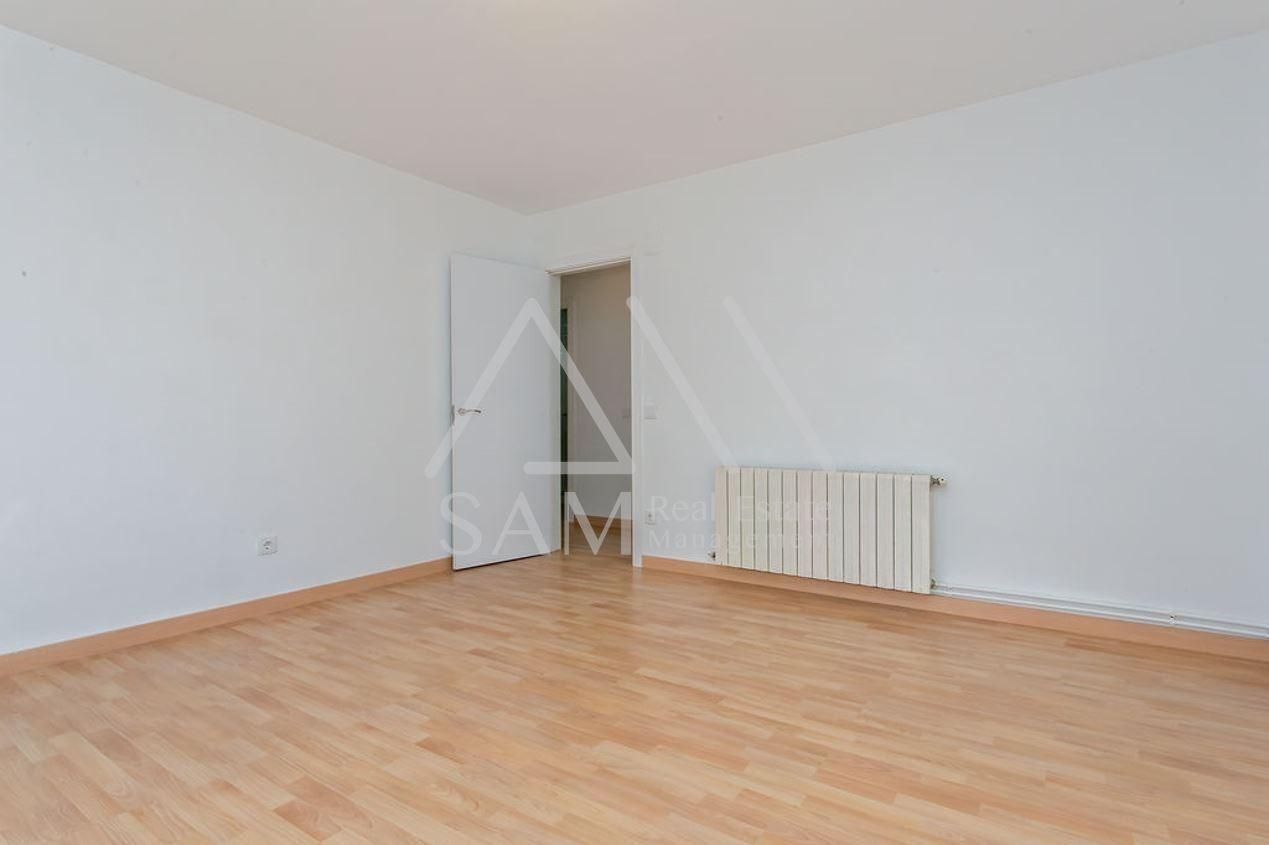 Flat for sale in Rubí  with Heating