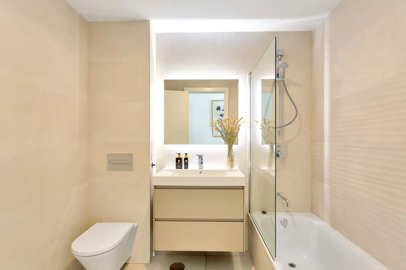 Bany de Apartament en venda en Marbella amb Aire condicionat, Jardí privat i Terrassa