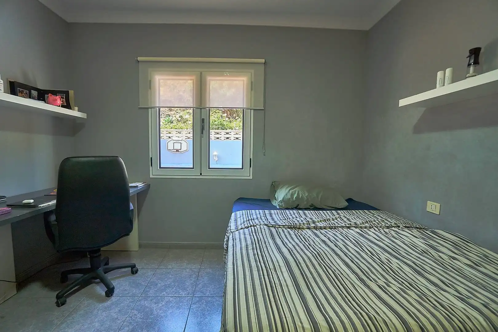 Dormitori de Casa adosada en venda en Las Palmas de Gran Canaria amb Jardí privat, Terrassa i Traster