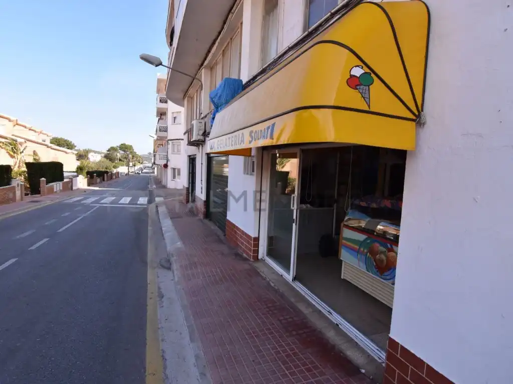 Vista exterior de Local en venda en Es Castell