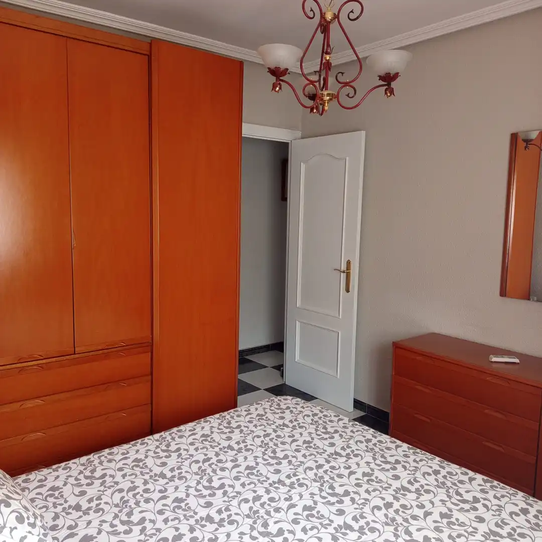 Dormitori de Casa adosada en venda en Badajoz amb Aire condicionat, Calefacció i Terrassa