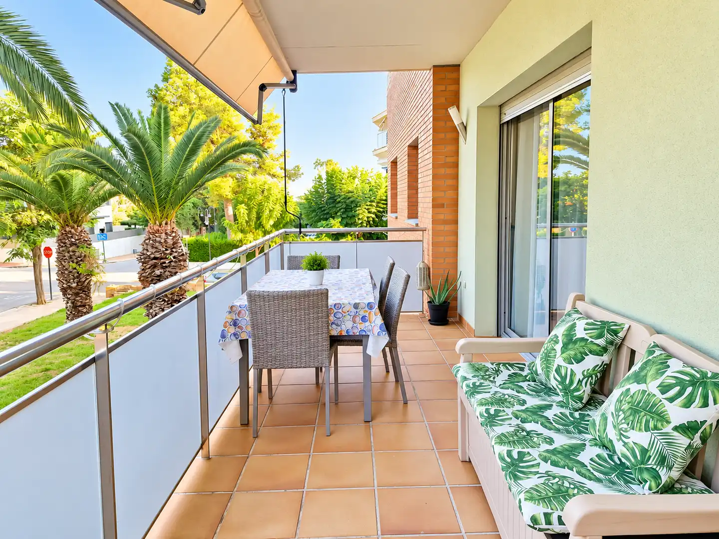 Terraza de Piso en venta en Roda de Berà con Calefacción y Jardín privado