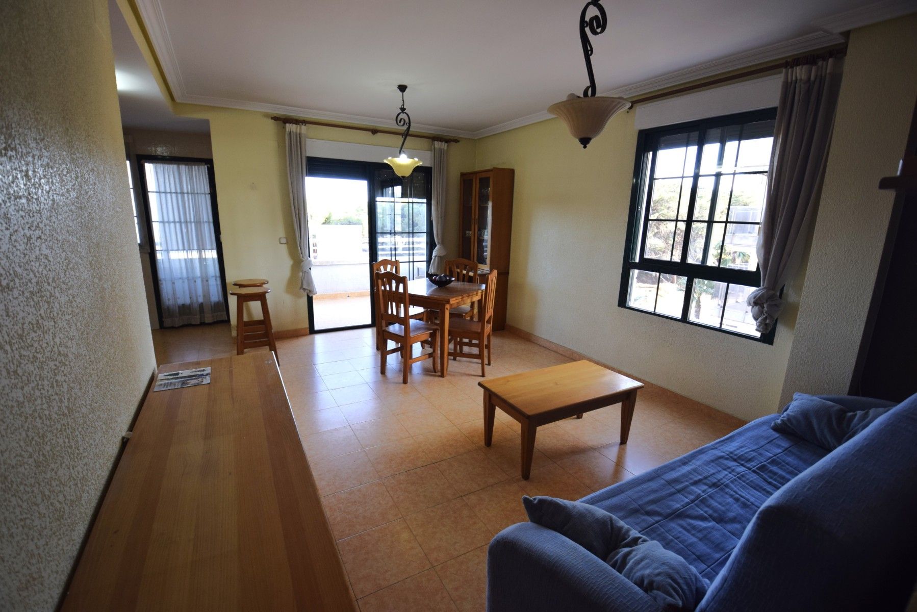 Living room of Flat for sale in Guardamar del Segura  with Air Conditioner, Terrace and Swimming Pool