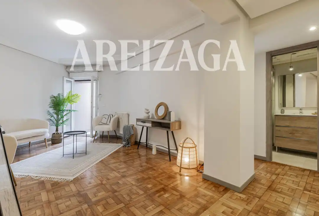 Sala de estar de Piso en venta en Donostia - San Sebastián  con Calefacción, Terraza y Balcón