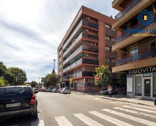Vista exterior de Pis en venda en  Granada Capital amb Calefacció, Parquet i Terrassa