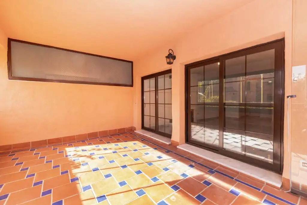 Apartamento con piscina en venta en Estepona Pueblo, imagen 12