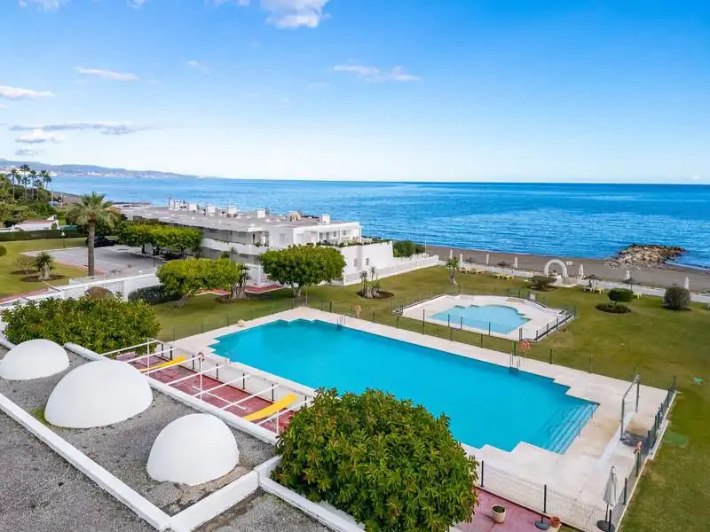 Piscina de Apartament en venda en Marbella amb Aire condicionat, Calefacció i Terrassa