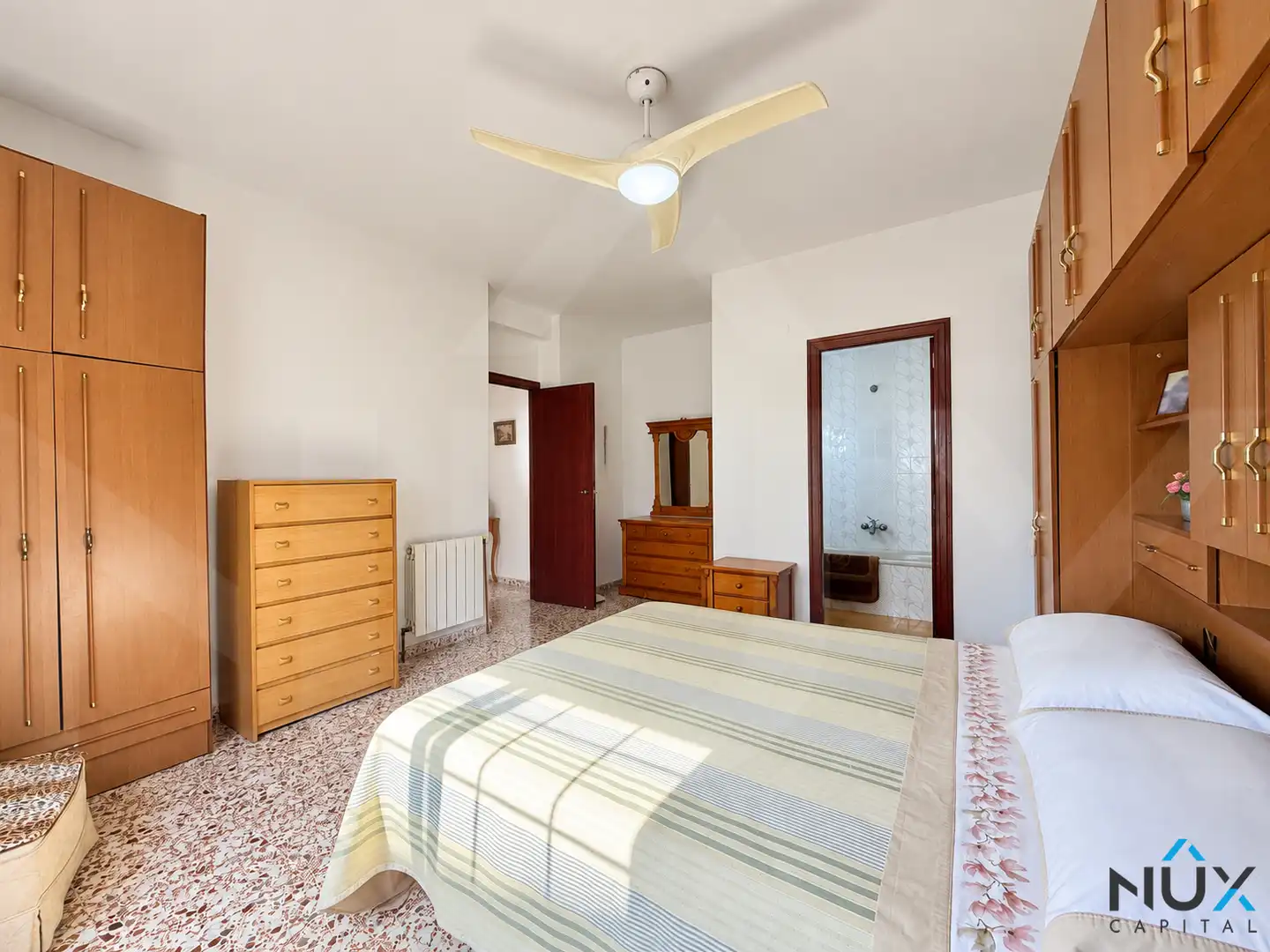 Dormitori de Casa o xalet en venda en Paterna amb Aire condicionat, Calefacció i Jardí privat