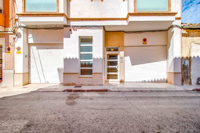 Vista exterior de Local en venda en Alzira