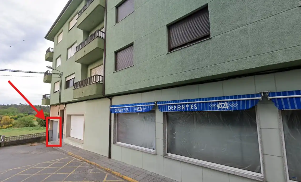 Exterior view of Garage for sale in Zas