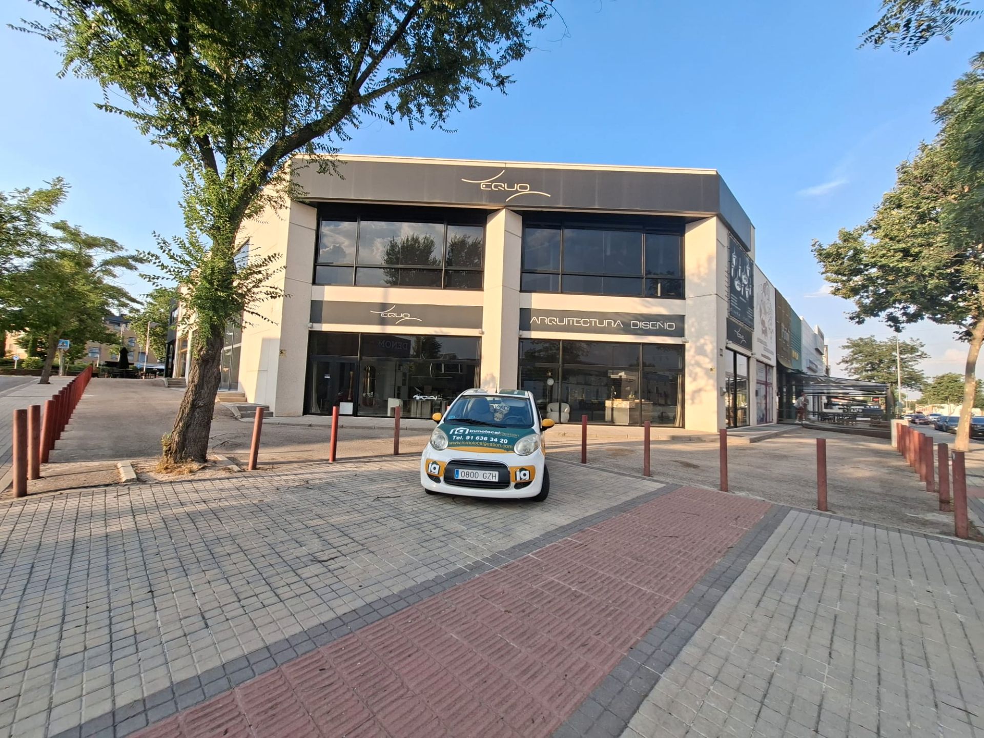 Vista exterior de Local en venda en Las Rozas de Madrid amb Aire condicionat, Calefacció i Parquet