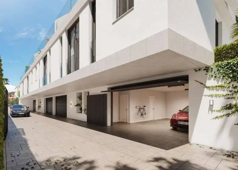 Parking de Casa o chalet en venta en Málaga con Aire acondicionado, Jardín privado y Terraza