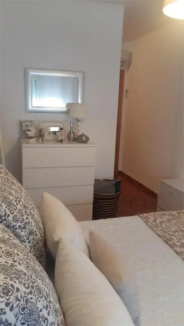 Dormitori de Pis en venda en Manuel amb Aire condicionat i Balcó