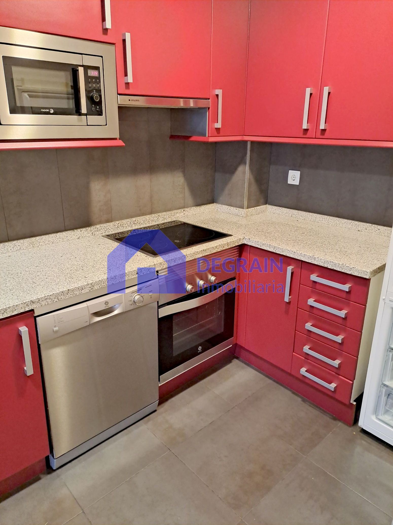 Cuina de Pis en venda en Oviedo  amb Calefacció