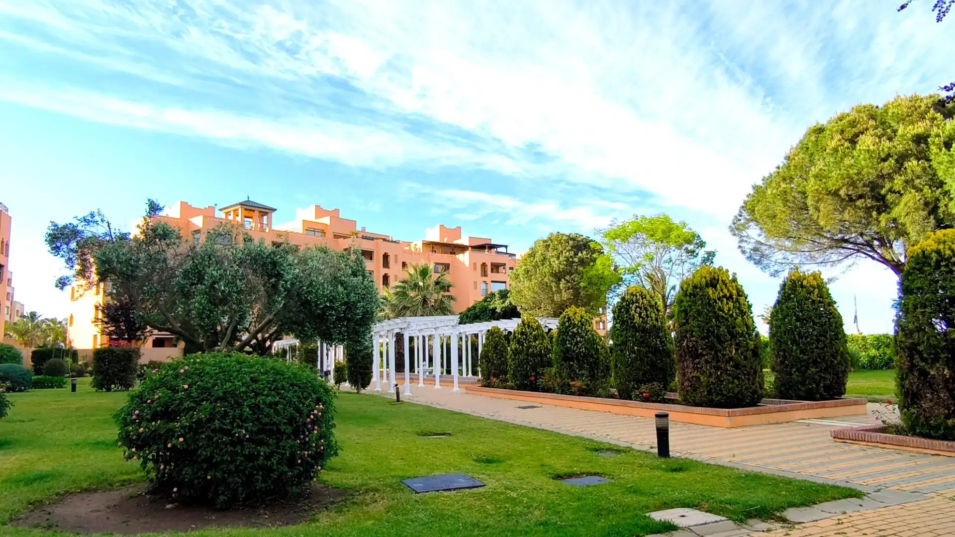 Vista exterior de Apartamento de alquiler en Ayamonte con Terraza, Amueblado y Piscina comunitaria