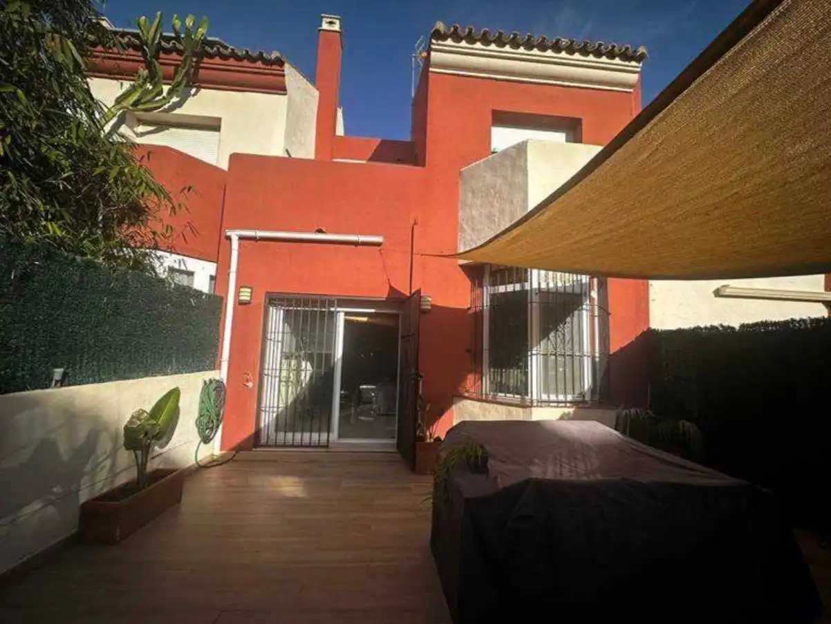 Adossat amb piscina en venda a Selwo, imagen 2
