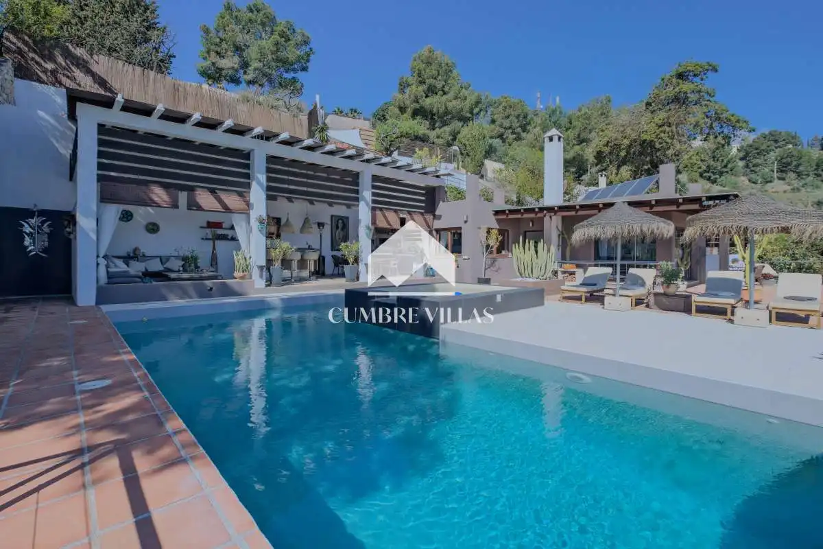 Piscina de Casa o xalet en venda en Almuñécar amb Terrassa, Traster i Moblat