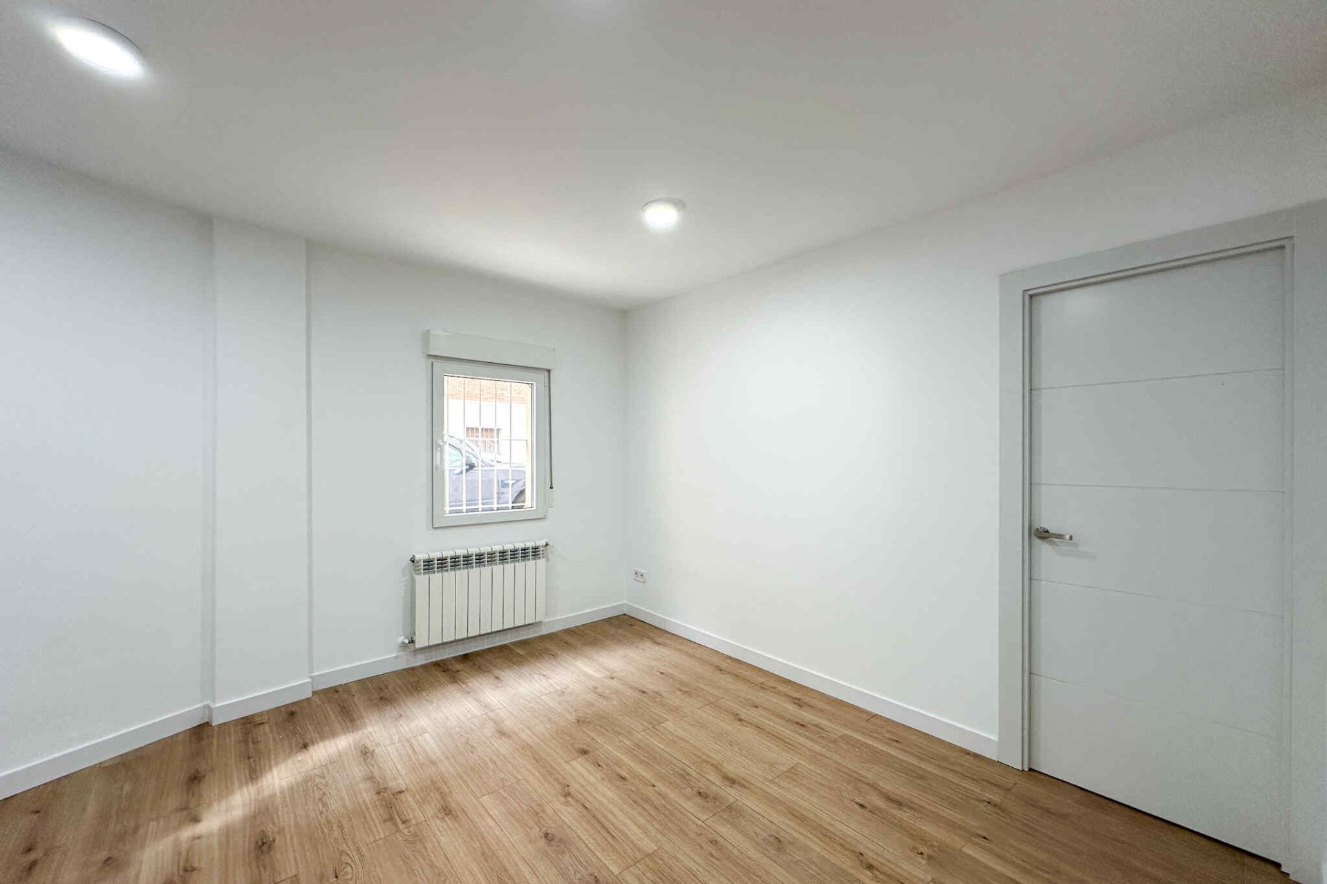 Flat for sale in  Madrid Capital  with Air Conditioner and Heating