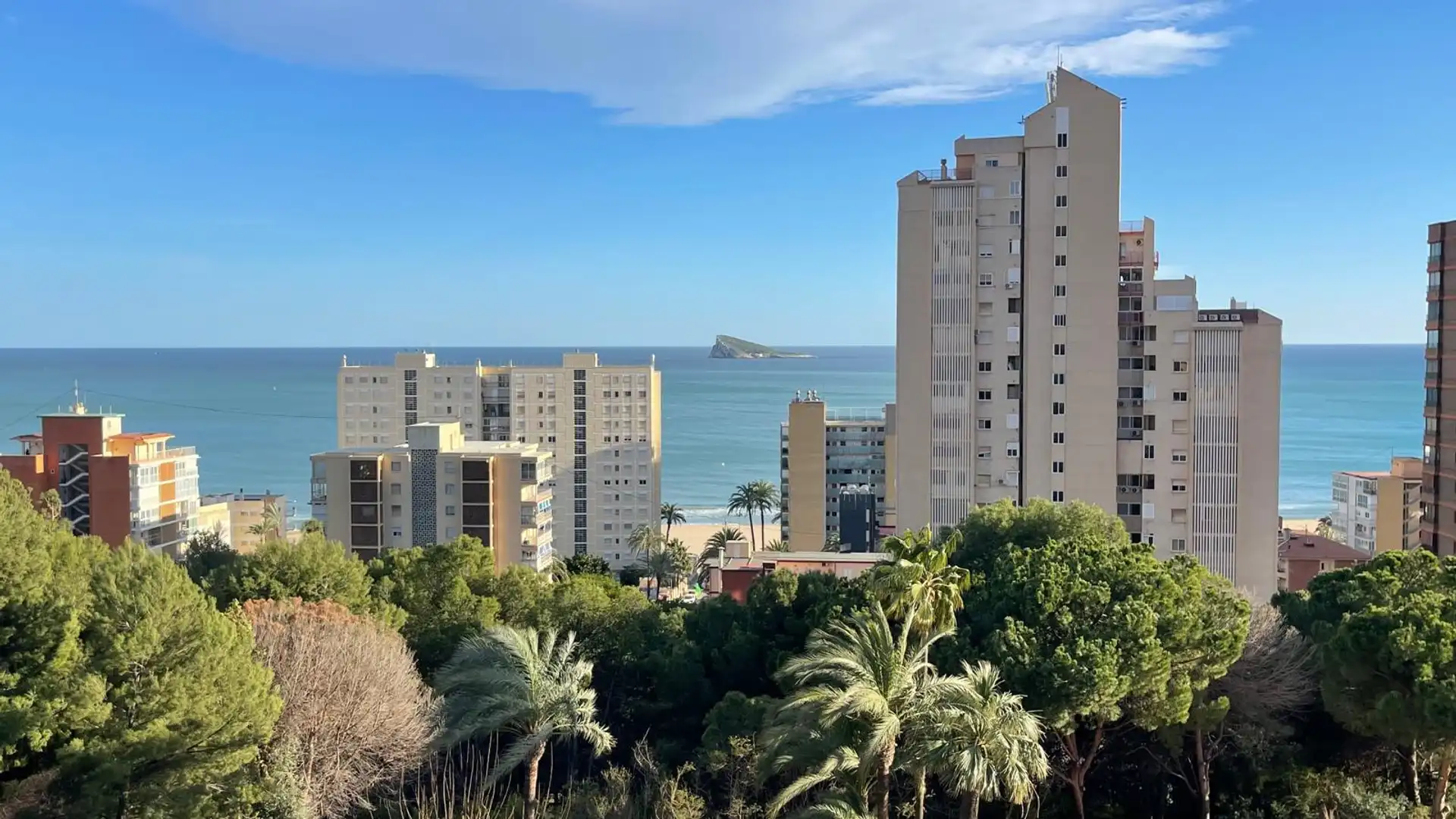 Exterior view of Flat for sale in Benidorm  with Swimming Pool, Furnished and Community pool
