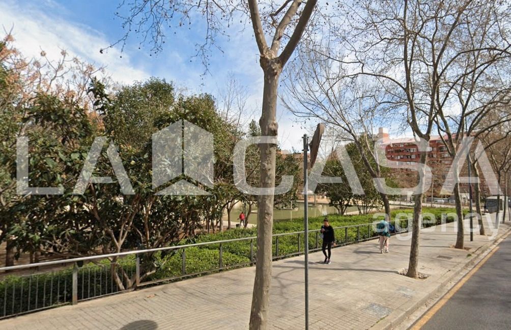 Exterior view of House or chalet for sale in  Barcelona Capital