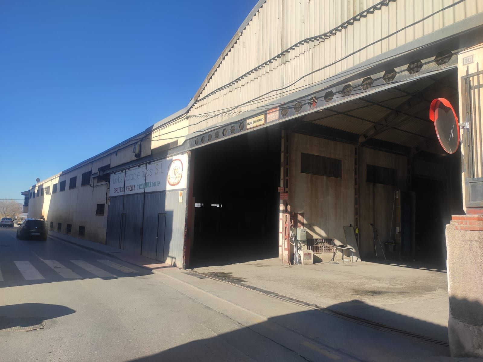 Industrial buildings to rent in Aljomahima - Ermita